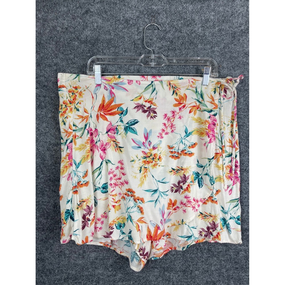 Torrid Wrap Skort Womens 1 White Floral Excellent Tropical Tie Front Rayon Blend